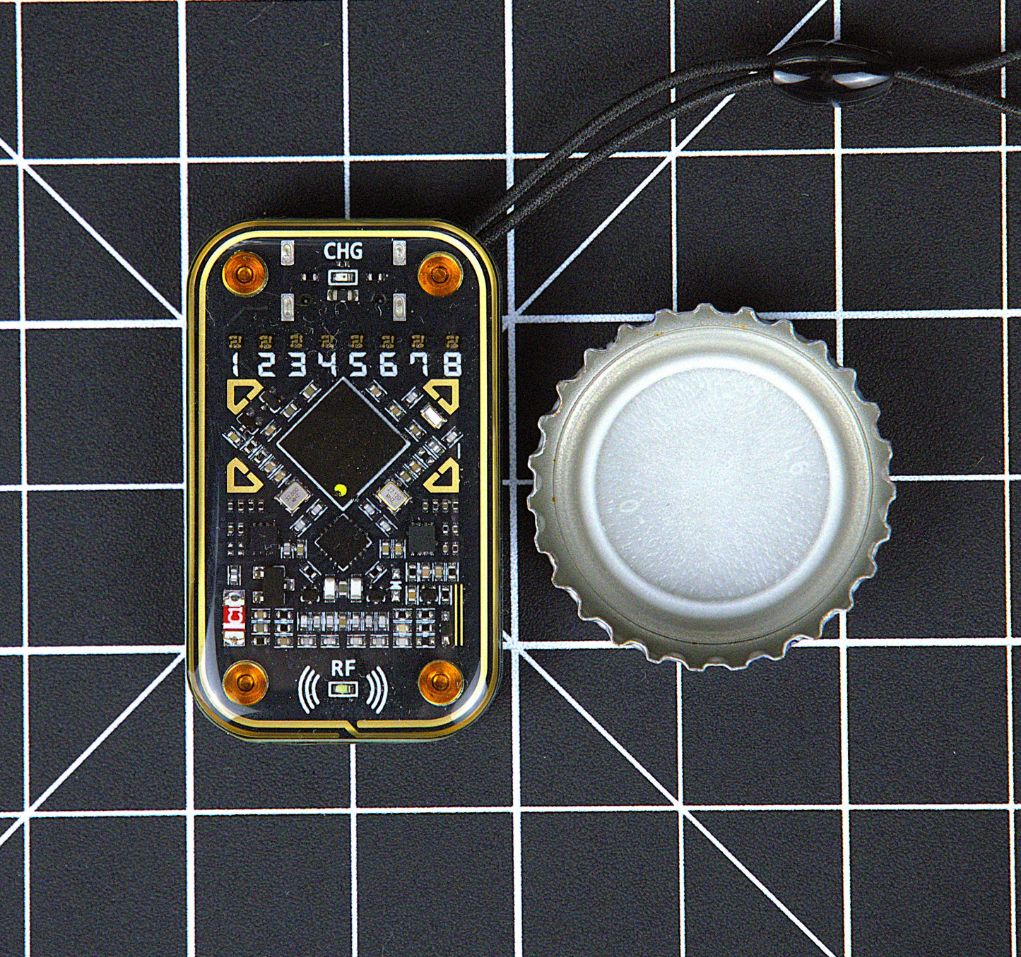 Chameleon Ultra and bottle cap size comparison