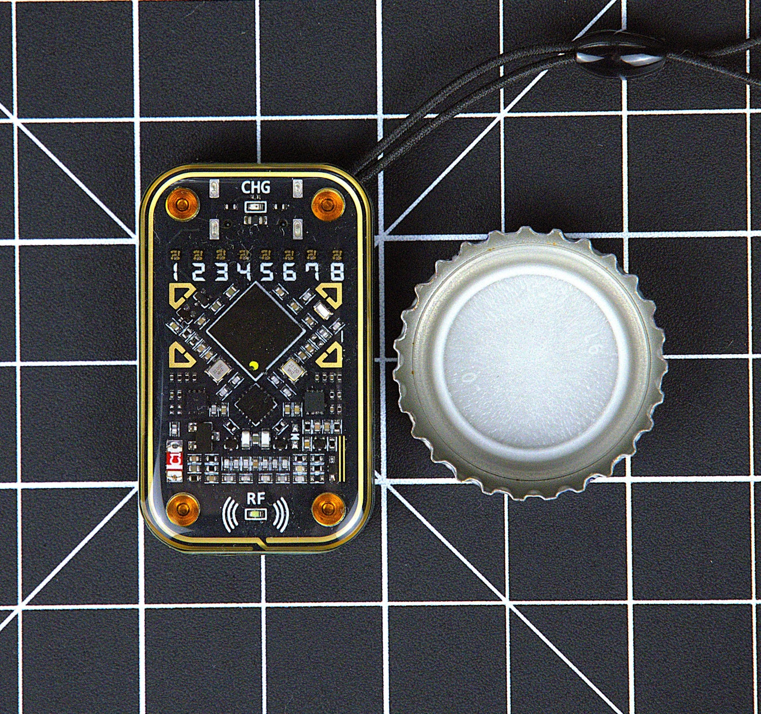 Chameleon Ultra and bottle cap size comparison